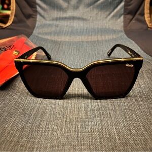 Quay Level Up Large Sunglasses Tortoise EUC